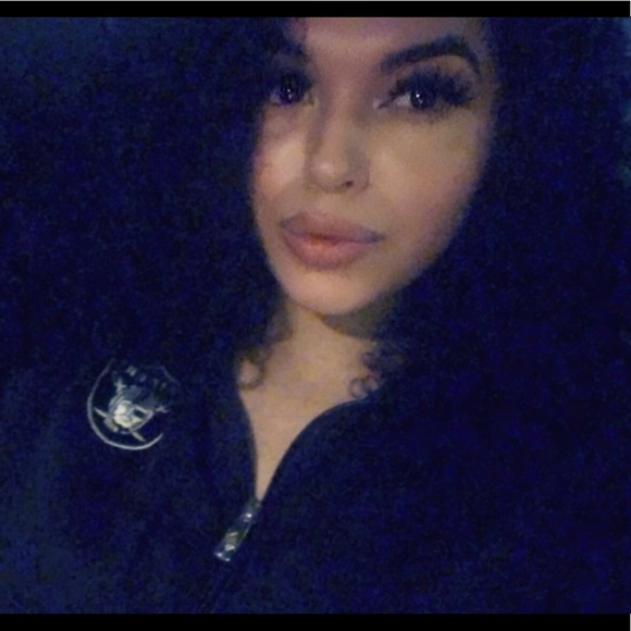 Meet your Posher, Serena - Picture 1 of 1